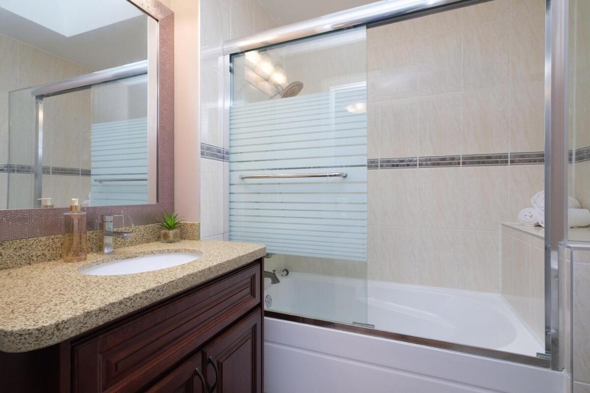 Spacious 4Br W Ensuites Mins To Downtown Yvr Ubc Vancouver Buitenkant foto