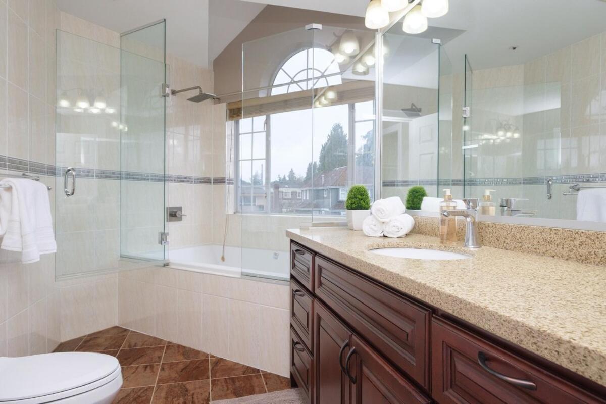 Spacious 4Br W Ensuites Mins To Downtown Yvr Ubc Vancouver Buitenkant foto